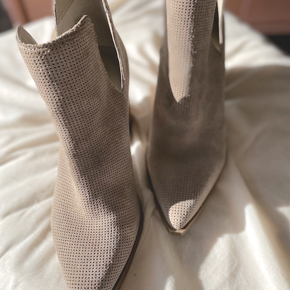 Marc Fisher Suede Ankle Booties Pointy Toe Block Heel- Tan - Picture 2 of 10